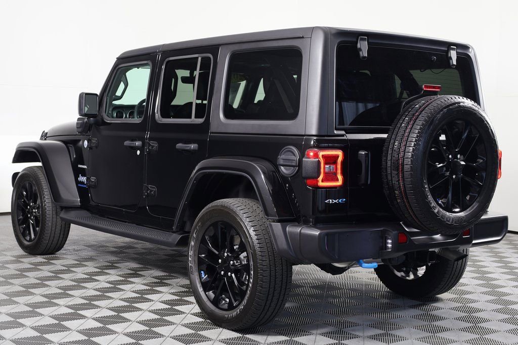 Used 2023 Jeep Wrangler Unlimited Sahara w/ Cold Weather Group image 6
