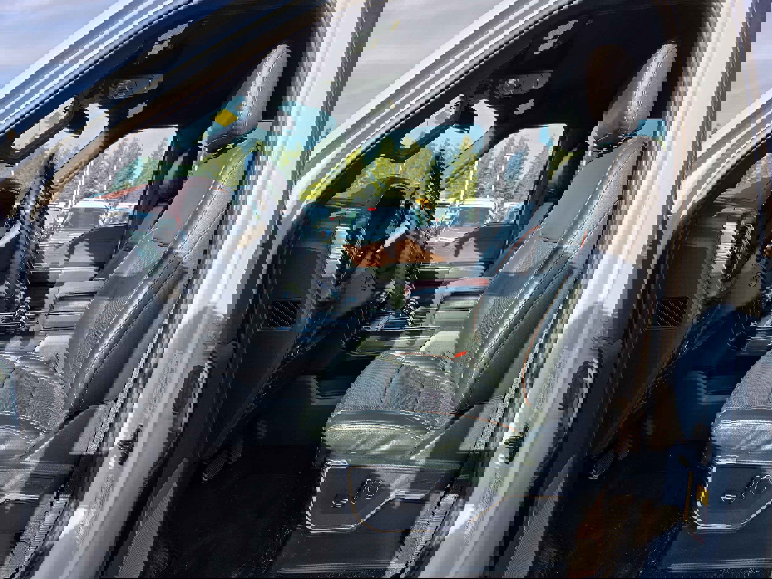 Certified 2021 Ford F150 Lariat w/ Equipment Group 502A High image 19