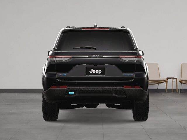 New 2024 Jeep Grand Cherokee Trailhawk w/ Advanced Protech Group II AWD/4WD image 13