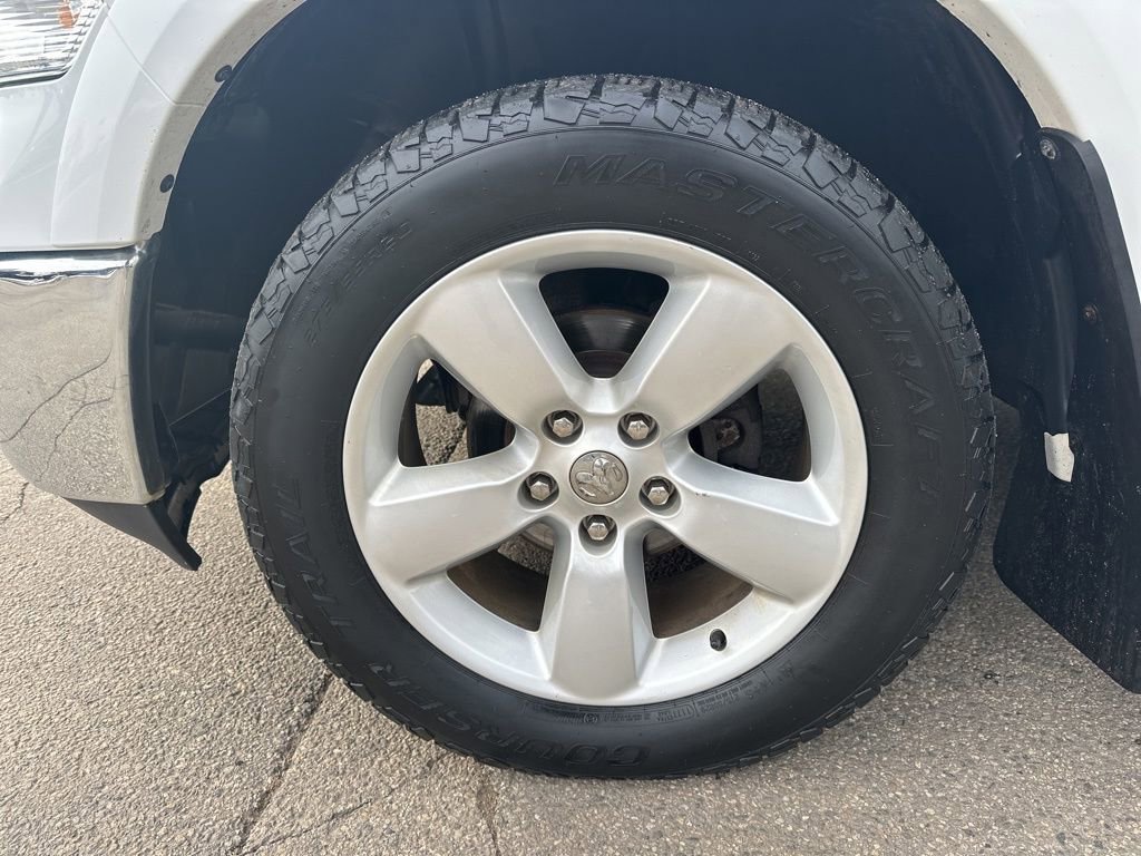 Used 2018 RAM 1500 SLT image 28