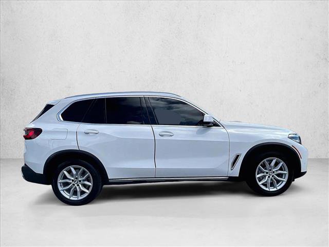 Used 2022 BMW X5 xDrive40i w/ Premium Package image 3
