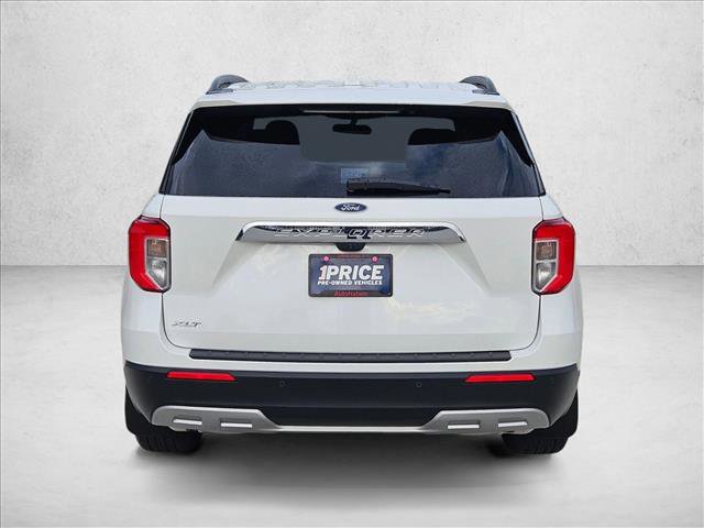 Used 2023 Ford Explorer XLT w/ Equipment Group 202A image 6