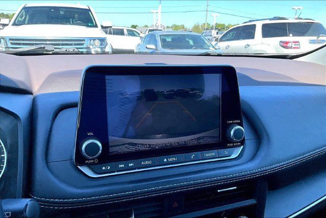 Used 2023 Nissan Rogue S AWD/4WD image 14