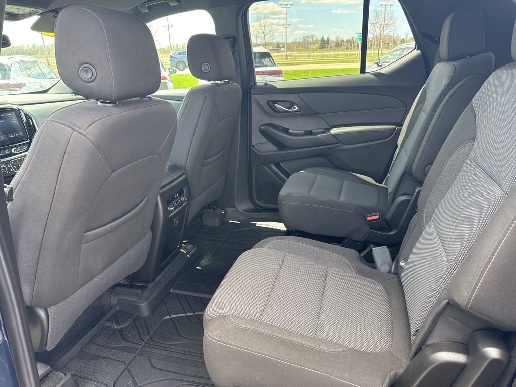 Used 2023 Chevrolet Traverse LT AWD/4WD image 17