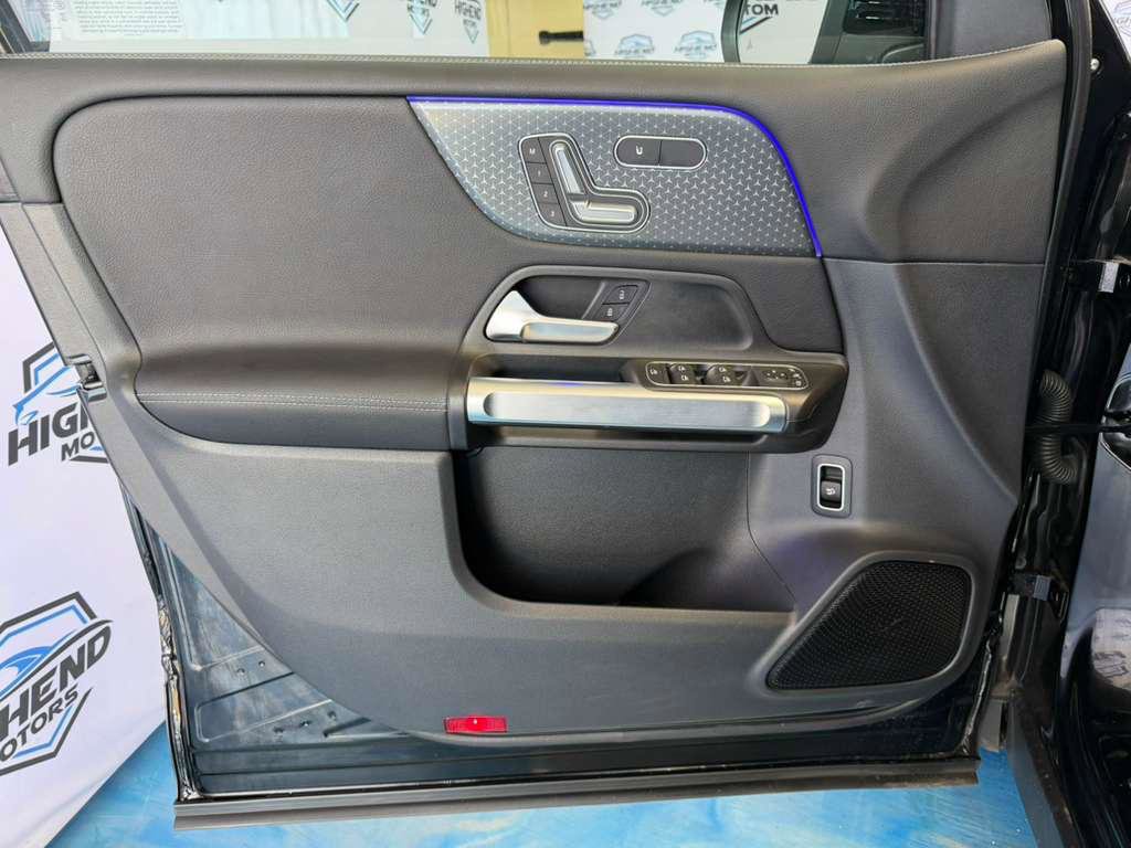 Used 2024 Mercedes-Benz GLB 250 4MATIC w/ Driver Assistance Package image 13