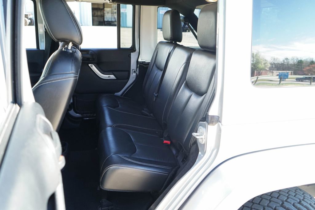 Used 2016 Jeep Wrangler Unlimited Sahara w/ Max Tow Package image 31