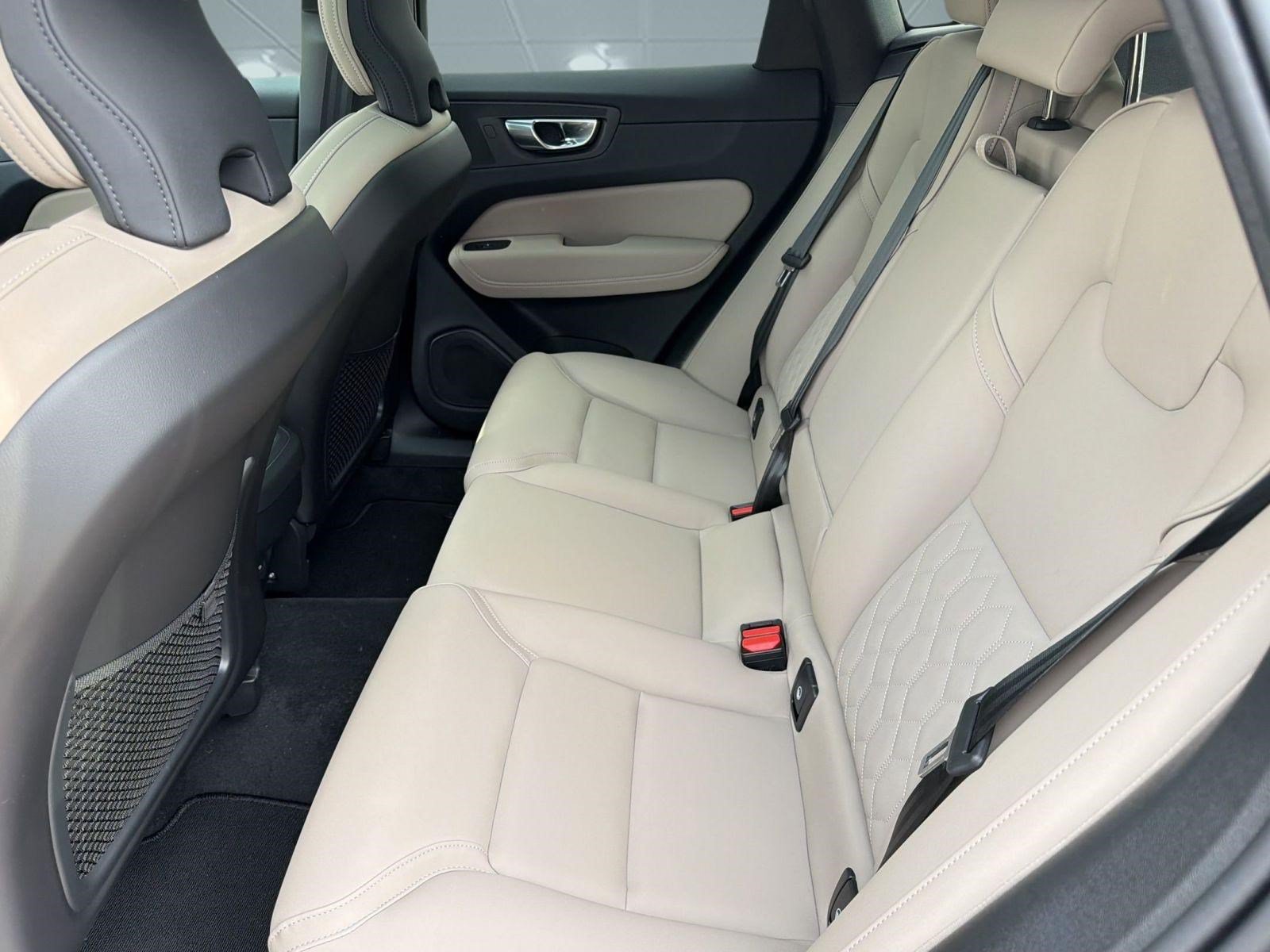 New 2026 Volvo XC60 B5 Core w/ Protection Package Premier AWD/4WD image 25