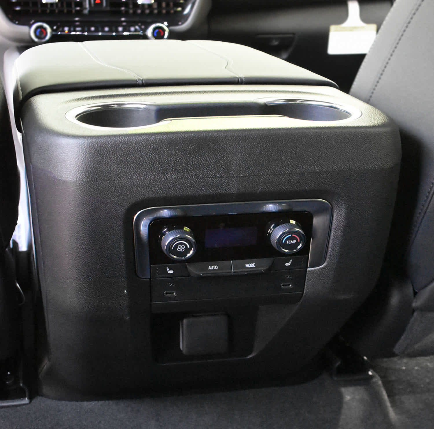 New 2026 Chevrolet Tahoe Premier w/ Sun And Tow Package AWD/4WD image 12