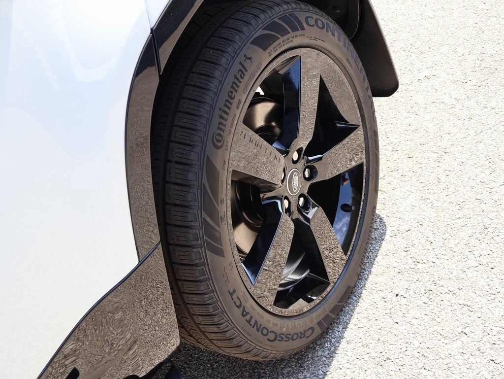 New 2025 Land Rover Defender 130 V8 image 38