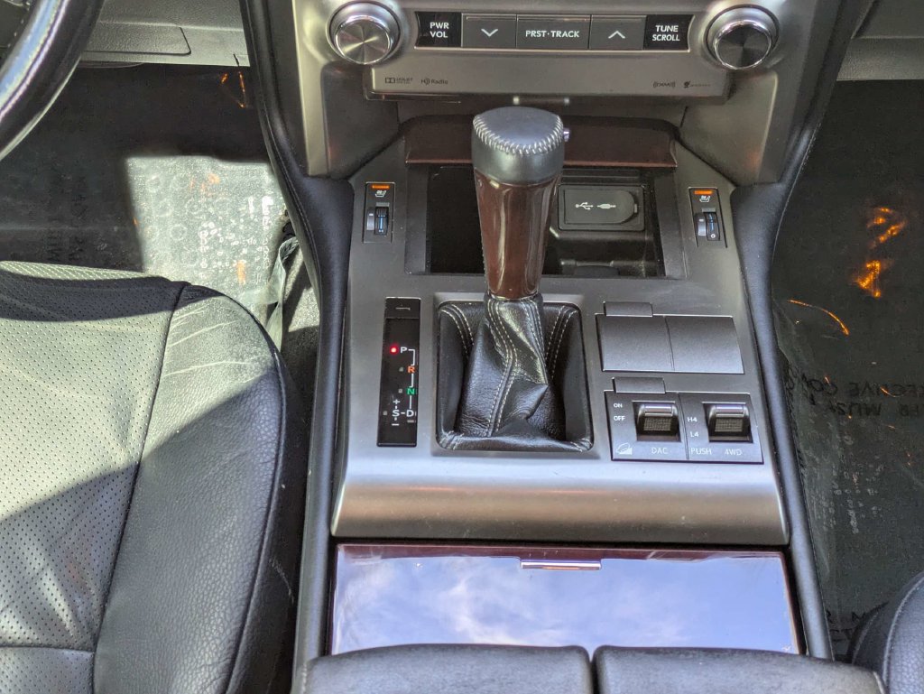 Used 2016 Lexus GX 460 w/ Premium Package AWD/4WD image 18