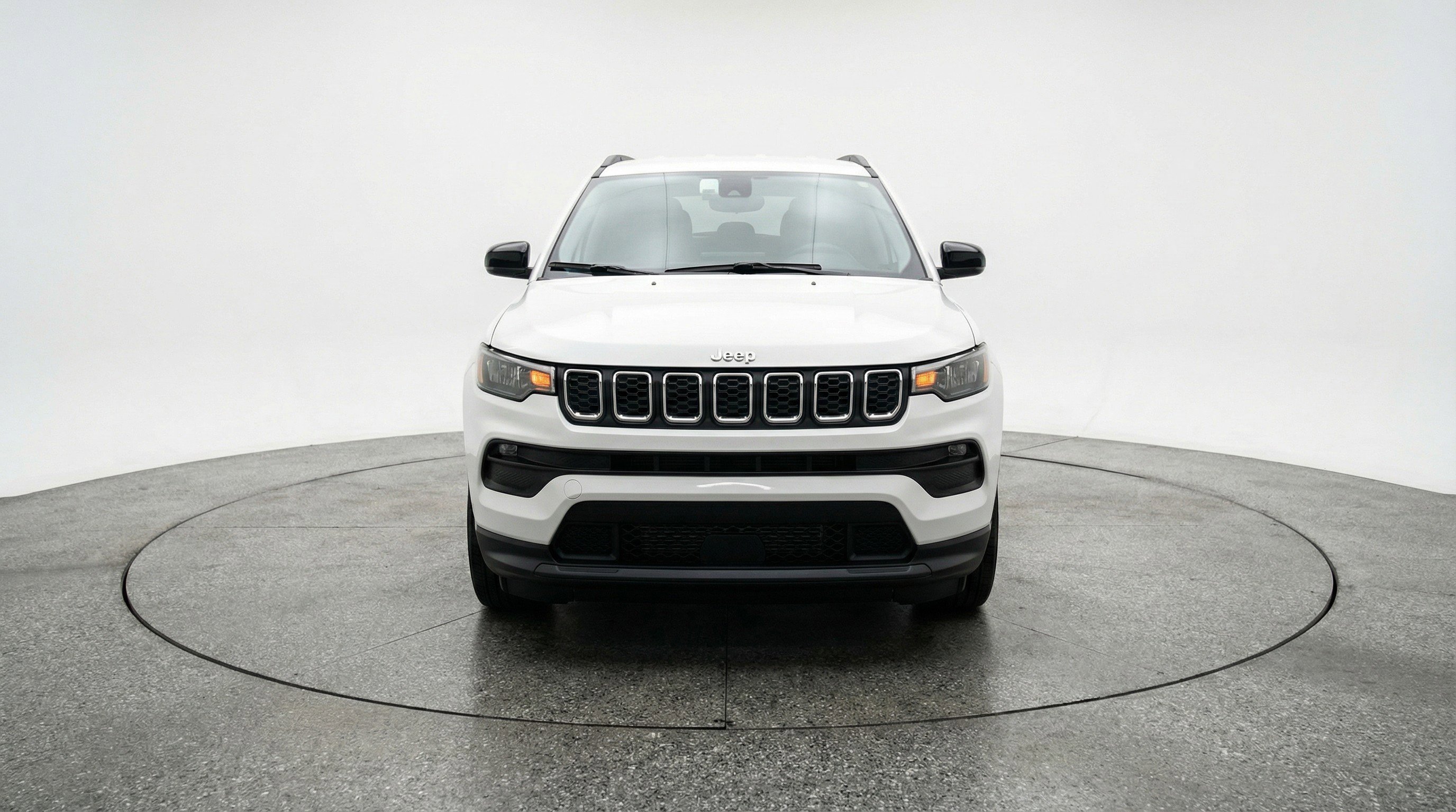 Used 2025 Jeep Compass Latitude AWD/4WD image 2