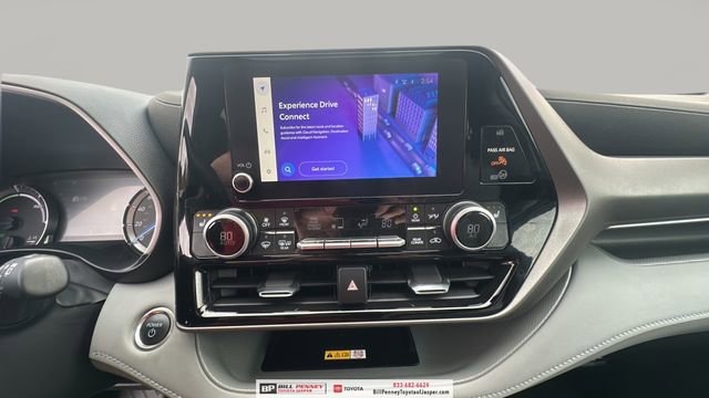 Used 2025 Toyota Highlander XLE image 15