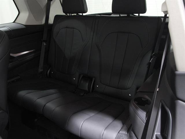 Used 2020 BMW X7 xDrive40i w/ Cold Weather Package image 21