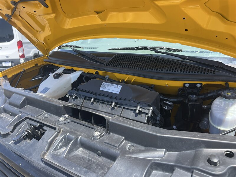 Used 2021 GMC Savana 3500 Extended w/ Power Convenience Package RWD image 24