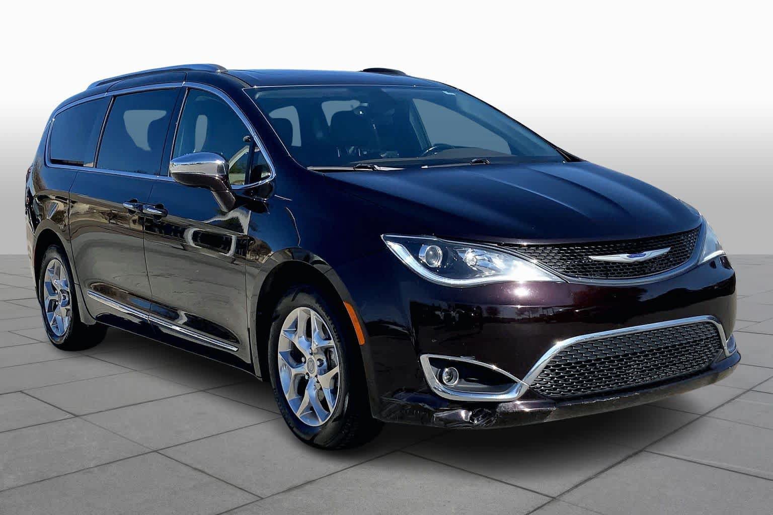 Used 2019 Chrysler Pacifica Limited FWD image 2
