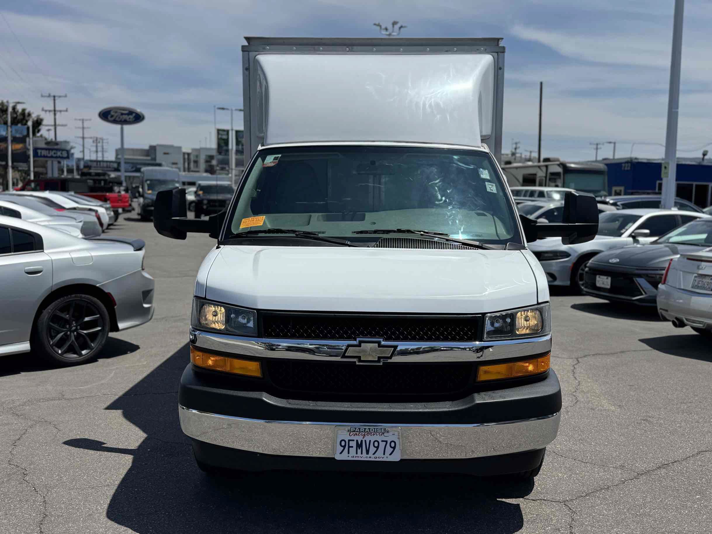 Used 2023 Chevrolet Express 3500 w/ Power Convenience Package RWD image 9