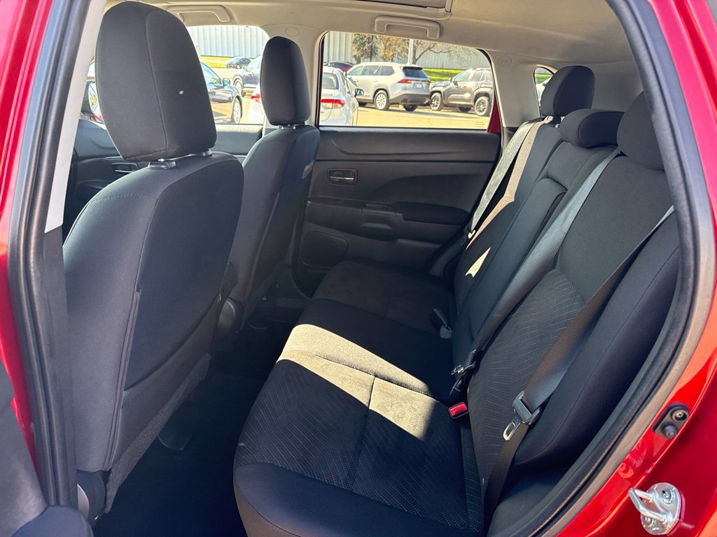 Used 2014 Mitsubishi Outlander Sport SE FWD image 9