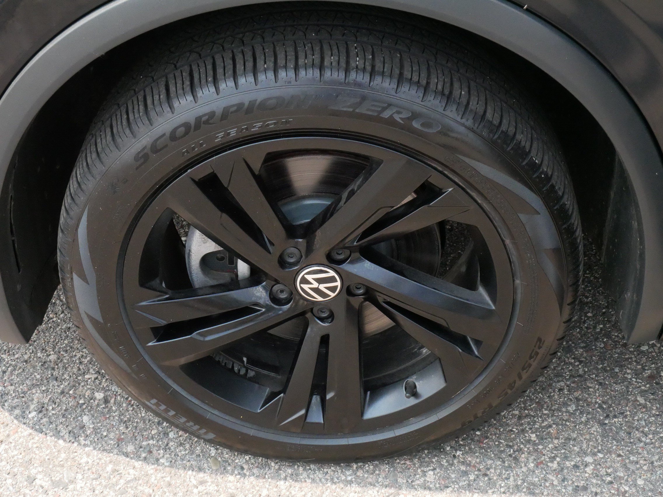 Certified 2023 Volkswagen Tiguan SE R-Line AWD/4WD image 15