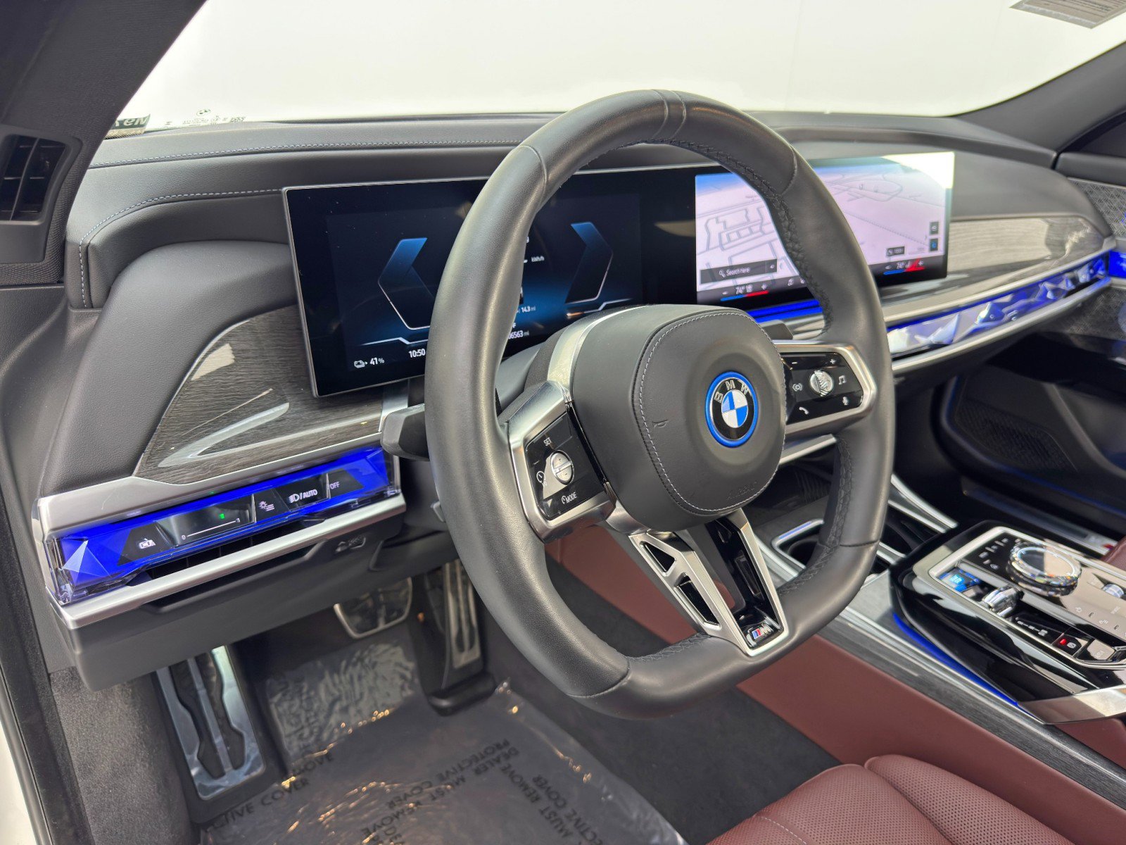 Used 2023 BMW i7 xDrive60 w/ Executive Package 2 image 13