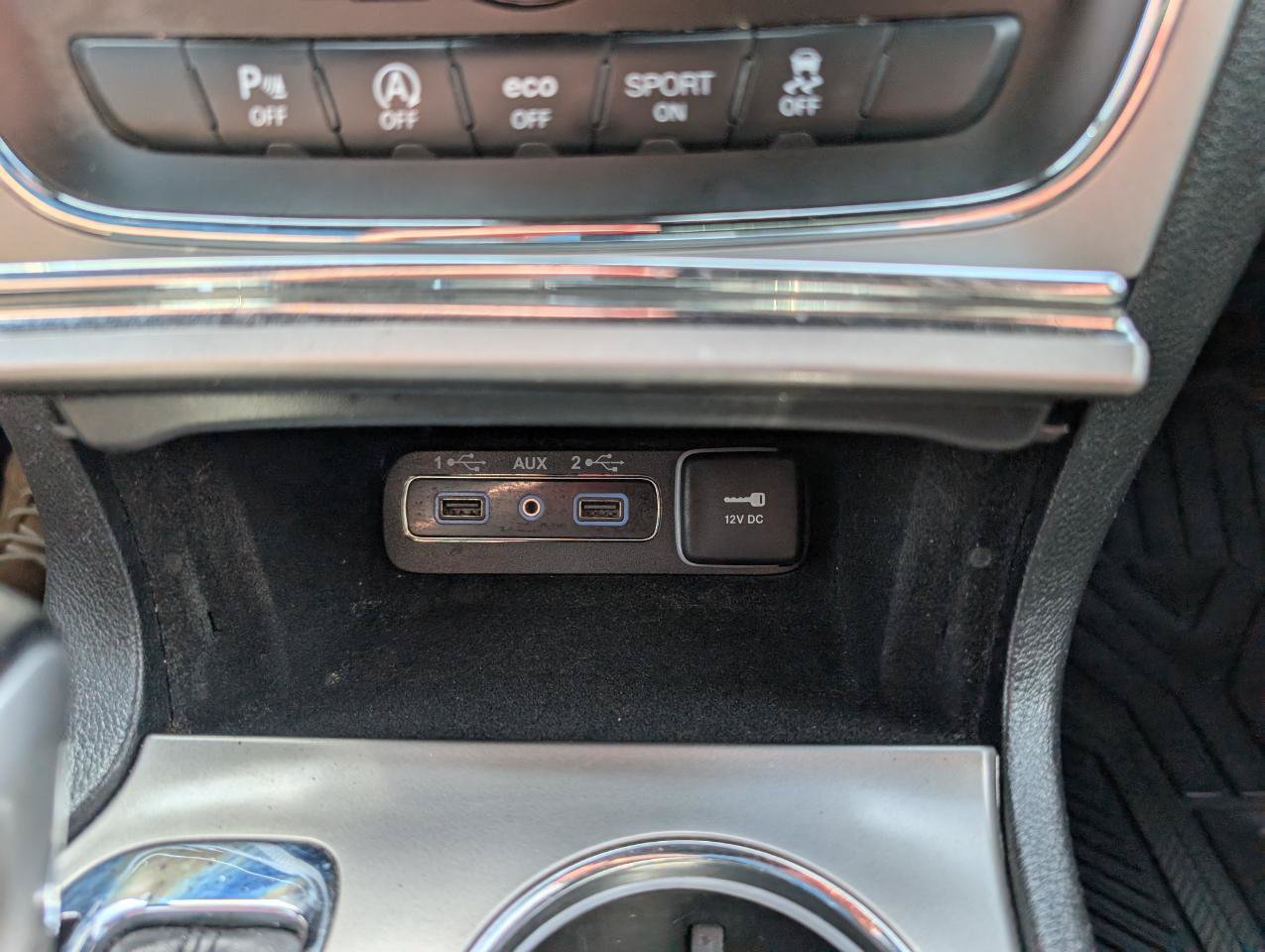 Used 2021 Jeep Grand Cherokee Laredo AWD/4WD image 31