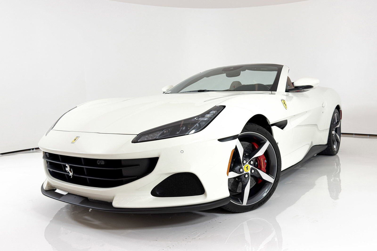 Used 2023 Ferrari Portofino M RWD image 45