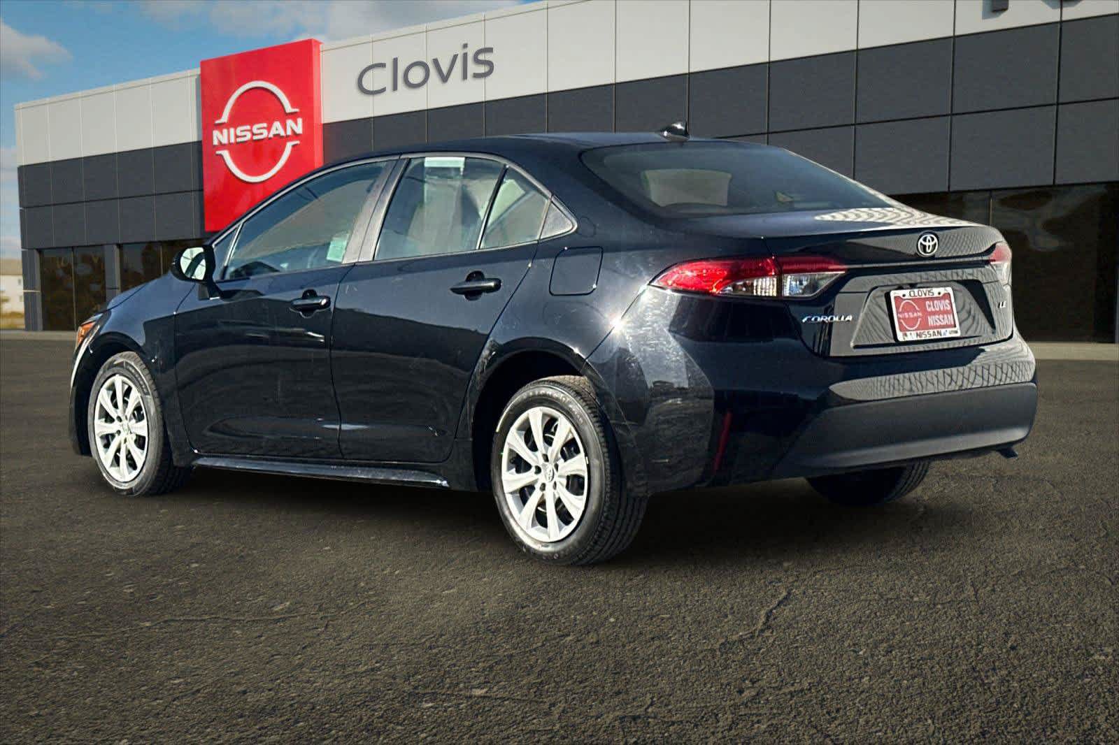 Used 2025 Toyota Corolla LE FWD image 7