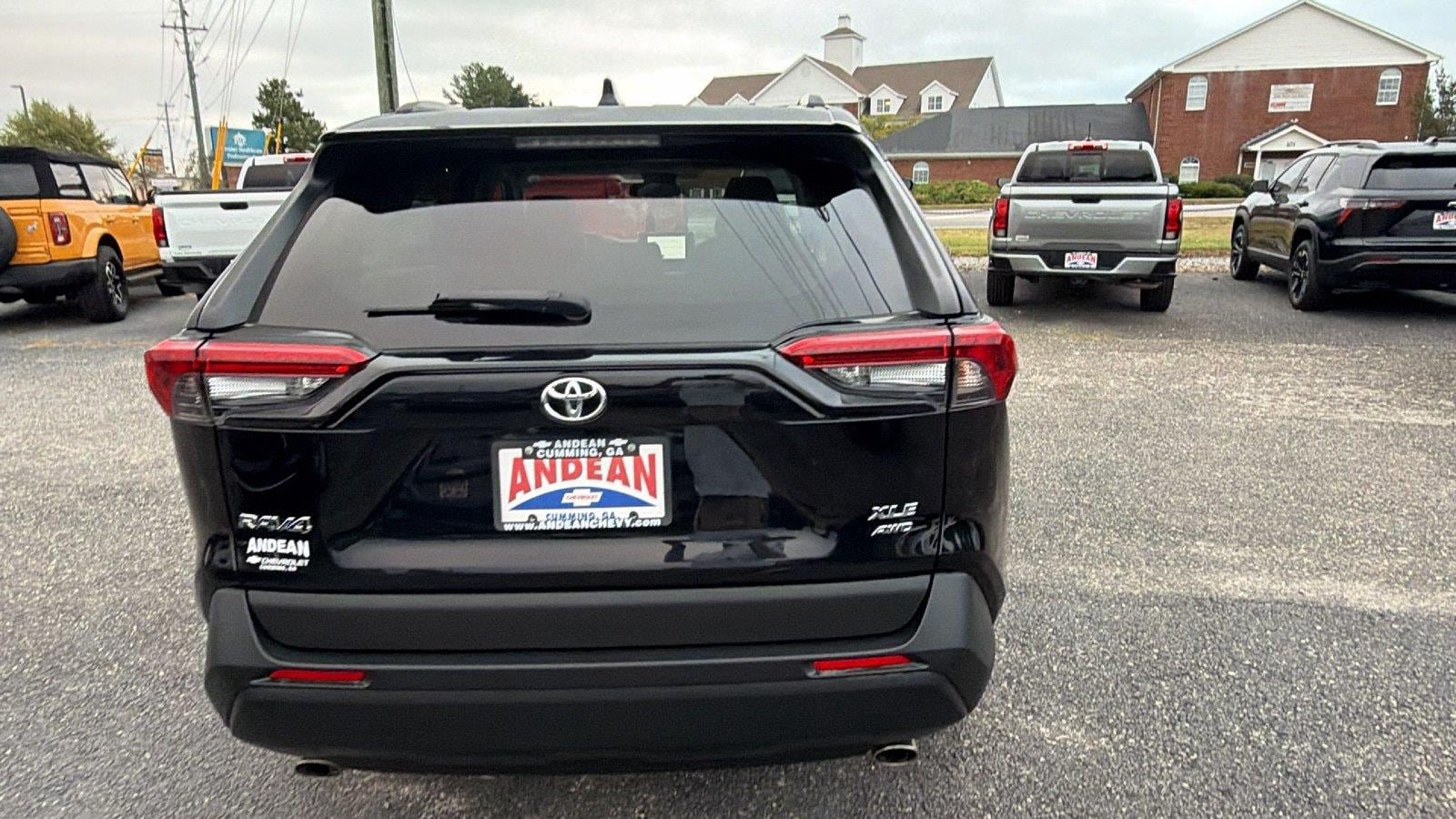 Used 2023 Toyota RAV4 XLE Premium AWD/4WD image 10