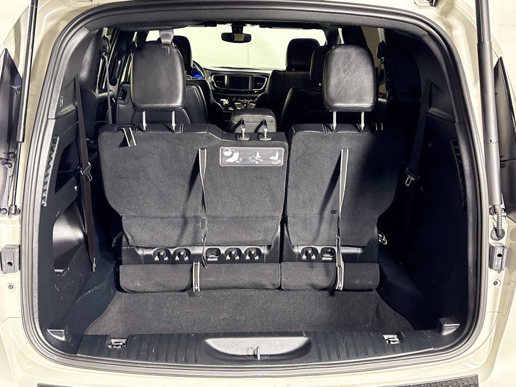 Used 2019 Chrysler Pacifica Touring-L FWD image 19