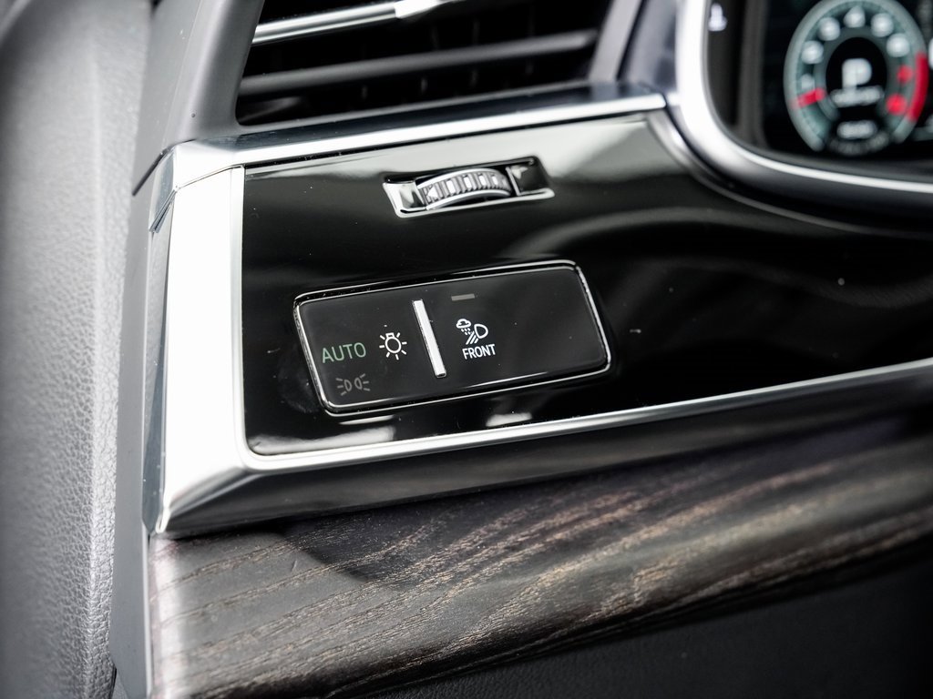 Used 2023 Audi Q8 Prestige w/ Prestige Package image 10
