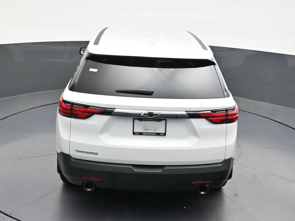 Used 2023 Chevrolet Traverse LS FWD image 19