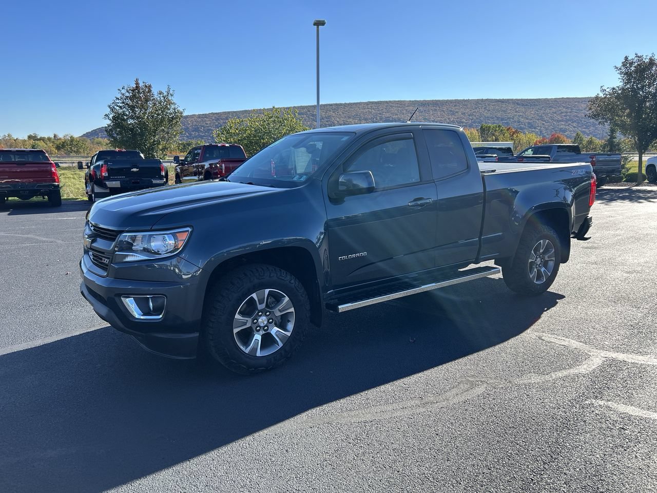 Used 2019 Chevrolet Colorado Z71 AWD/4WD image 3