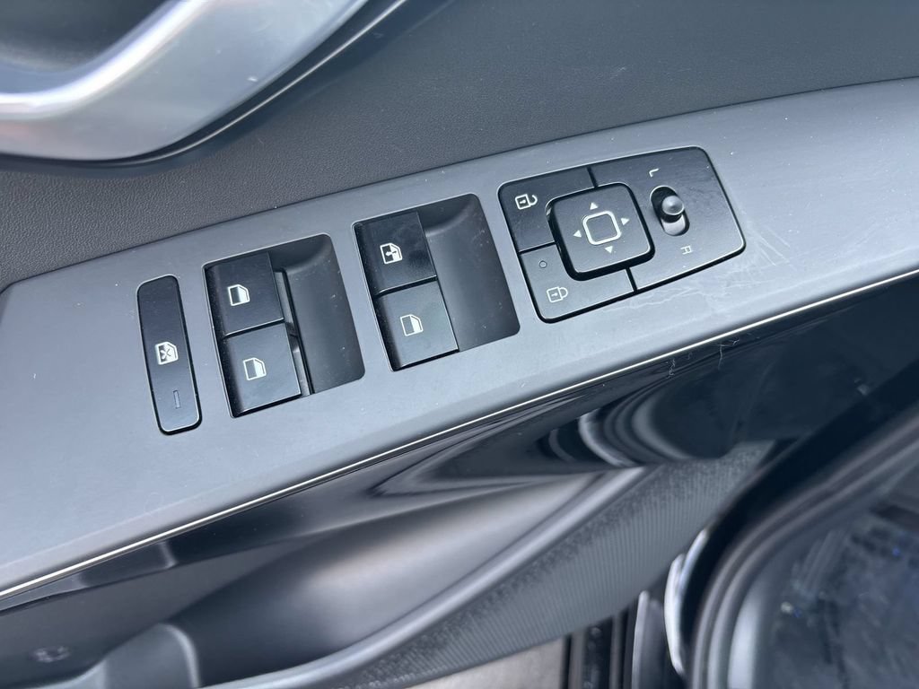 Certified 2023 Kia Niro Wind w/ Wind Preserve Package FWD image 21