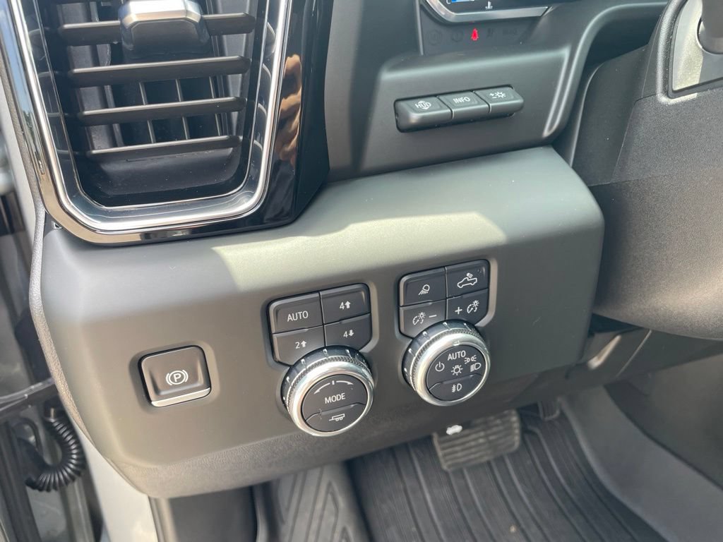 Used 2025 GMC Sierra 2500 Denali w/ Denali Reserve Package AWD/4WD image 25