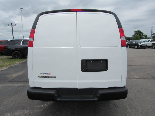 Used 2025 Chevrolet Express 2500 w/ Driver Convenience Package RWD image 4
