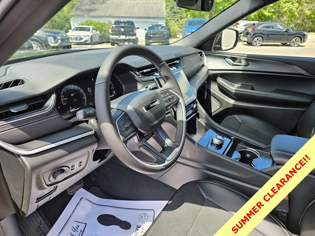 New 2025 Jeep Grand Cherokee L Altitude image 26