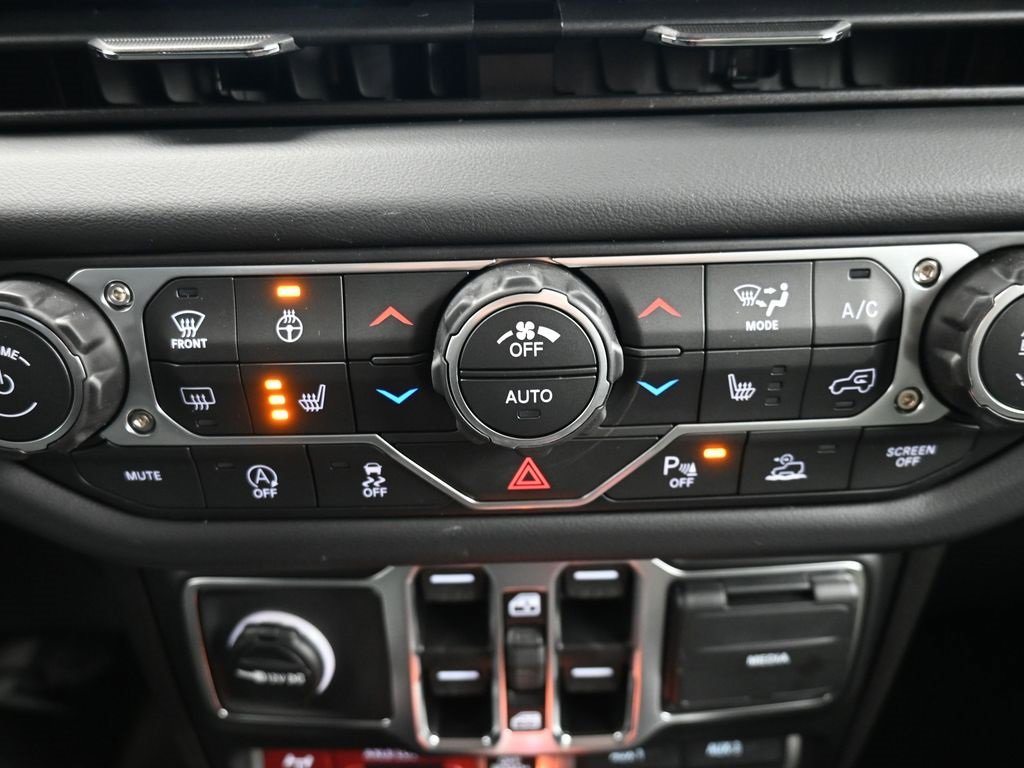 New 2026 Jeep Gladiator Mojave image 25