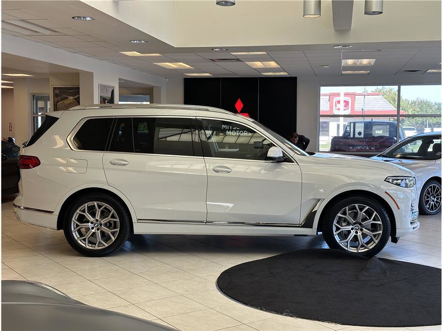 Used 2022 BMW X7 xDrive40i w/ Cold Weather Package image 4