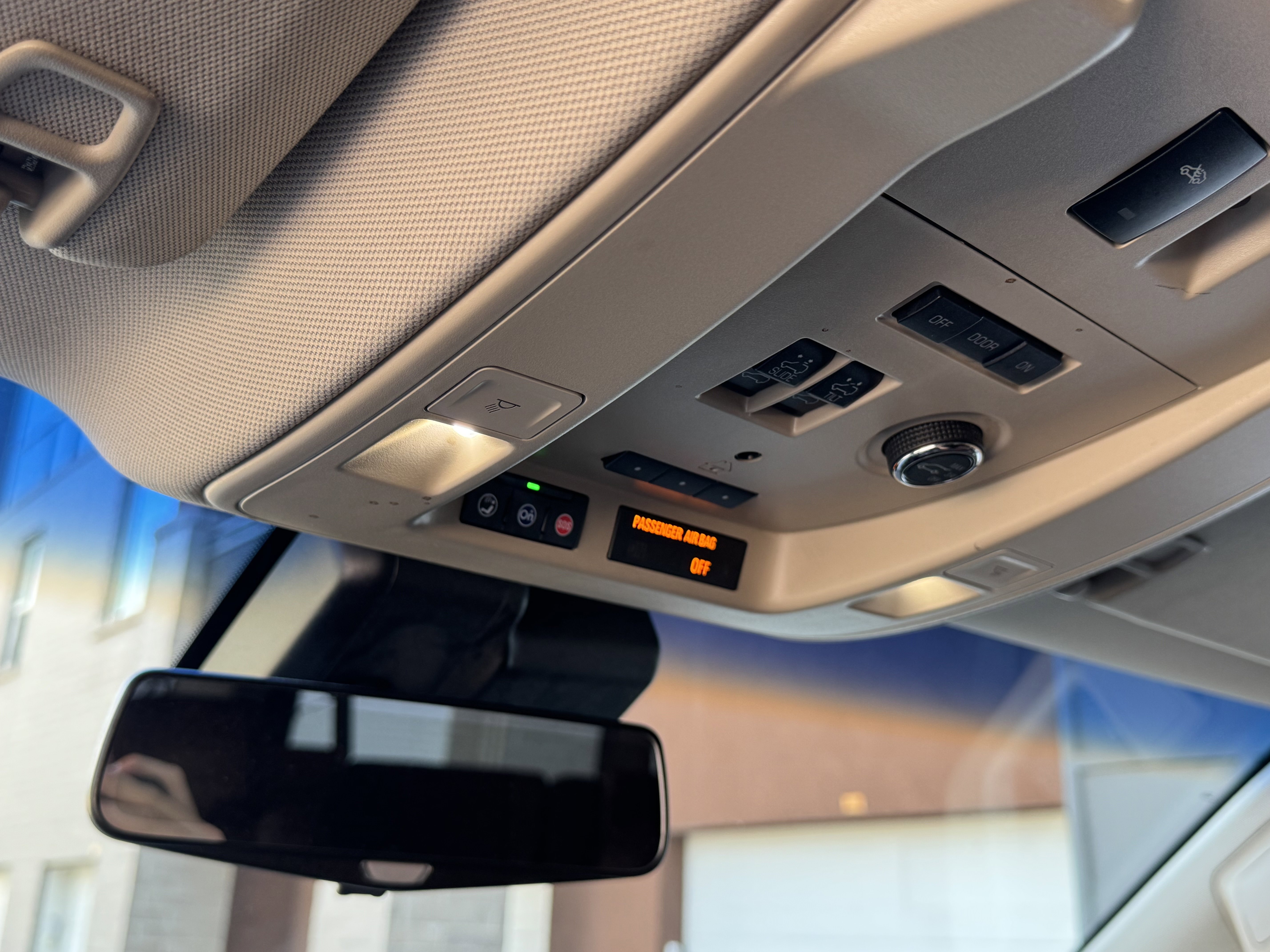 Used 2017 Cadillac Escalade ESV Luxury image 27
