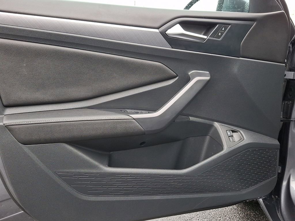 Used 2024 Volkswagen Jetta SE image 14