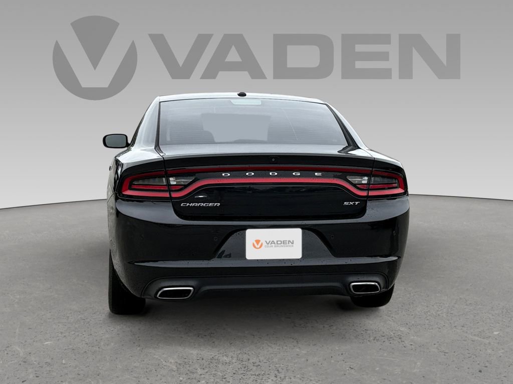 Used 2018 Dodge Charger SXT image 18