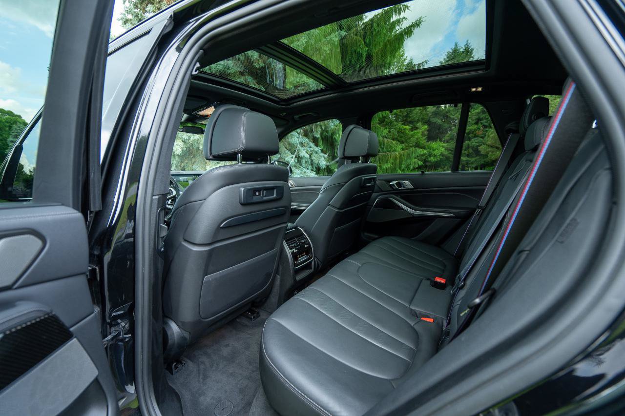 Used 2021 BMW X5 M50i AWD/4WD image 32