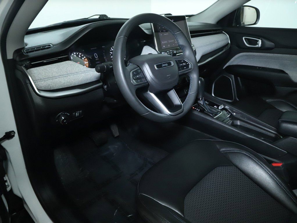 Used 2022 Jeep Compass Latitude AWD/4WD image 17