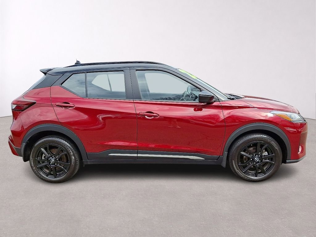 Used 2023 Nissan Kicks SR FWD image 8