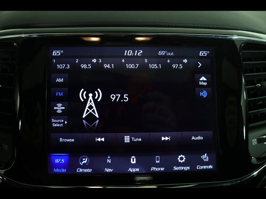 Used 2020 Jeep Grand Cherokee Limited AWD/4WD image 28