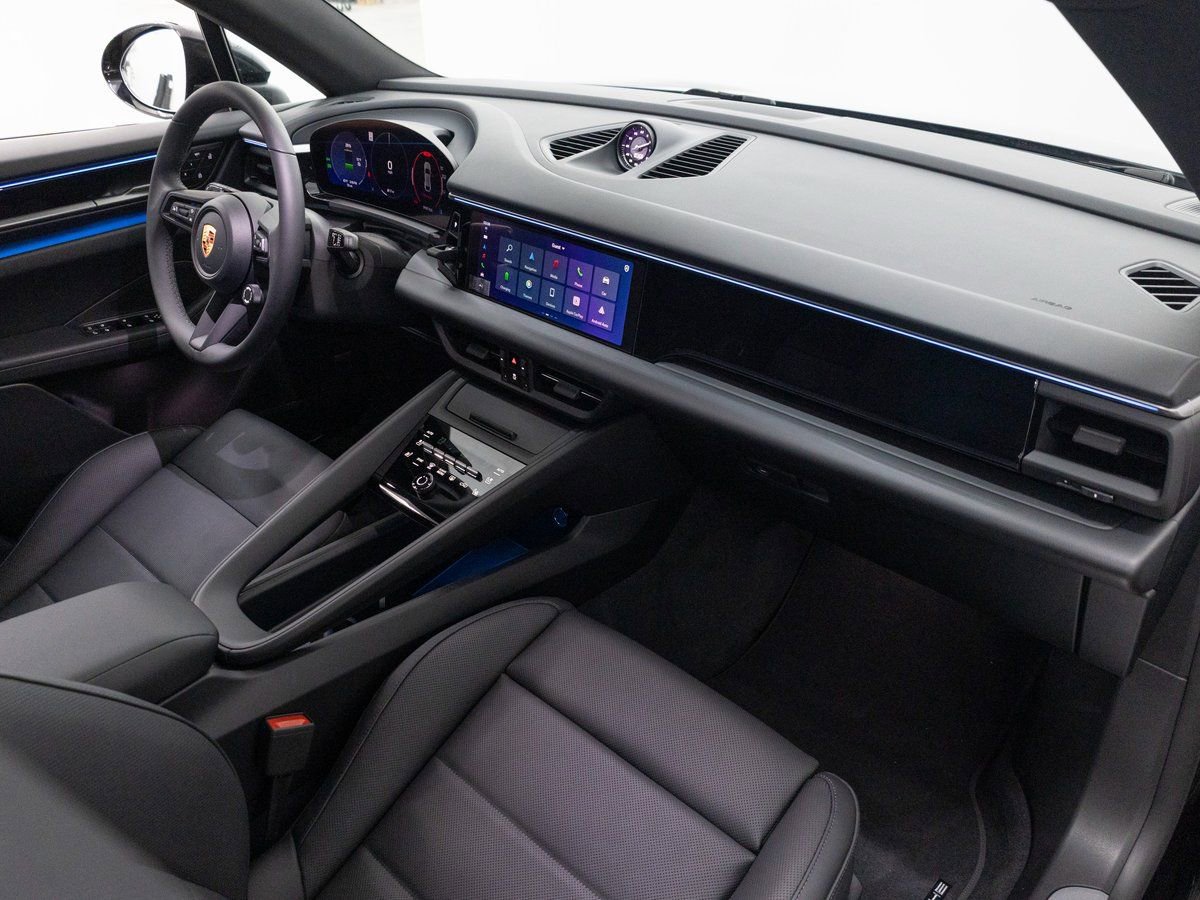 New 2025 Porsche Macan 4 Electric image 28