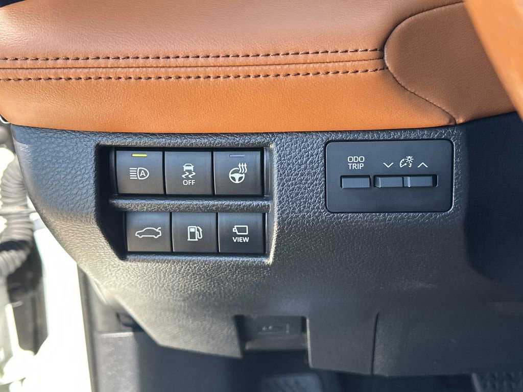 Used 2020 Toyota Avalon Limited w/ Advanced Safety Package image 21