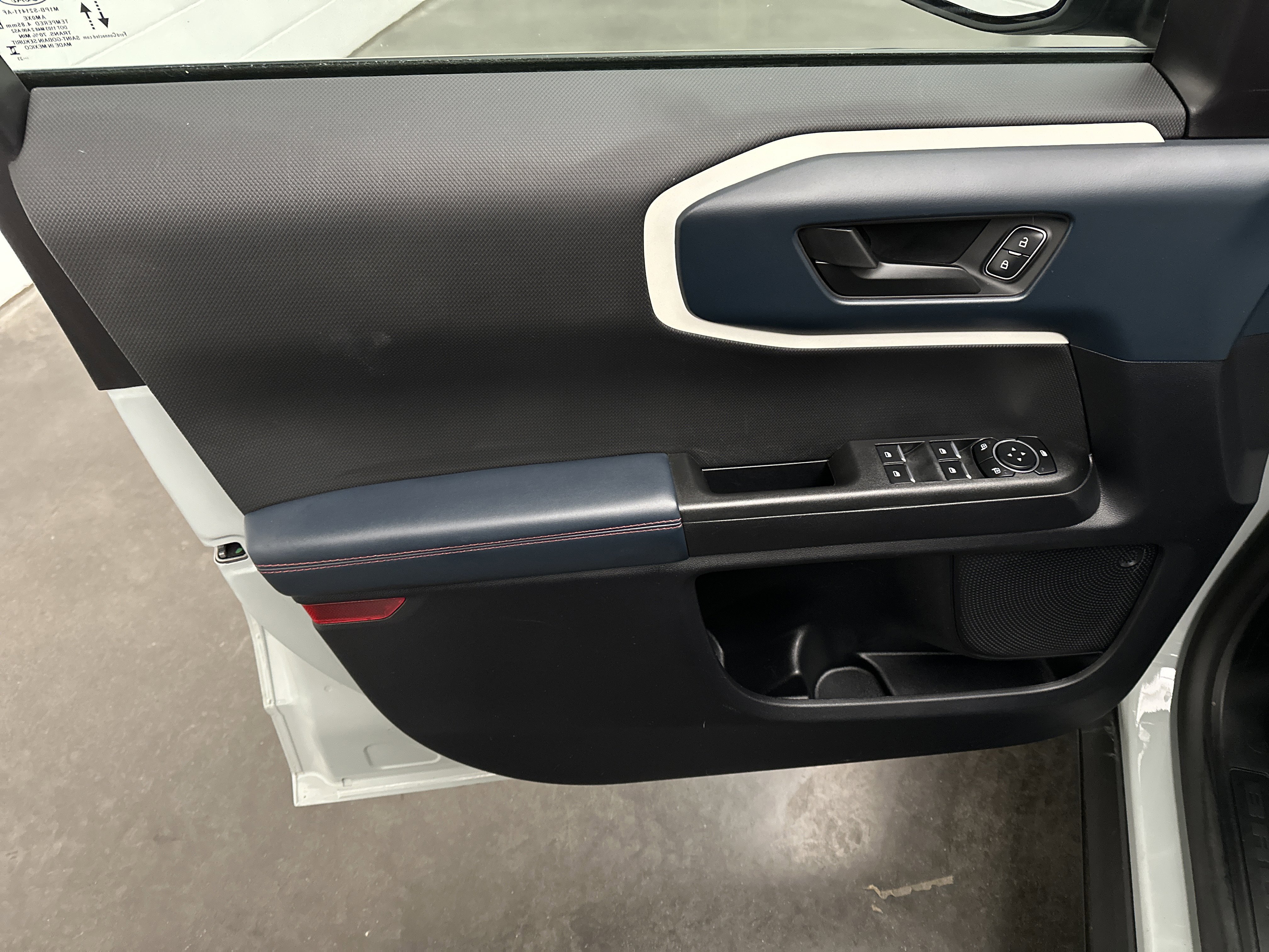 Used 2023 Ford Bronco Sport Heritage w/ Heritage Convenience Package AWD/4WD image 17