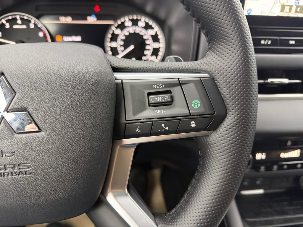 New 2026 Mitsubishi Outlander SE image 34