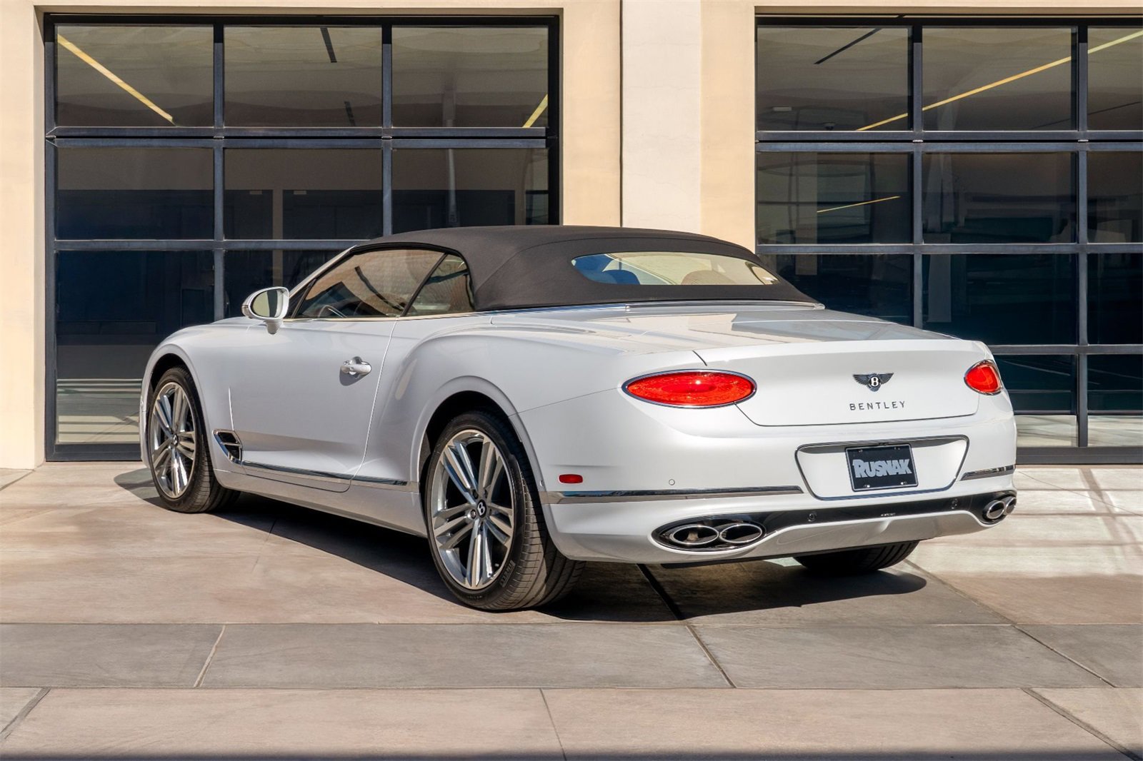 Used 2024 Bentley Continental GT image 12
