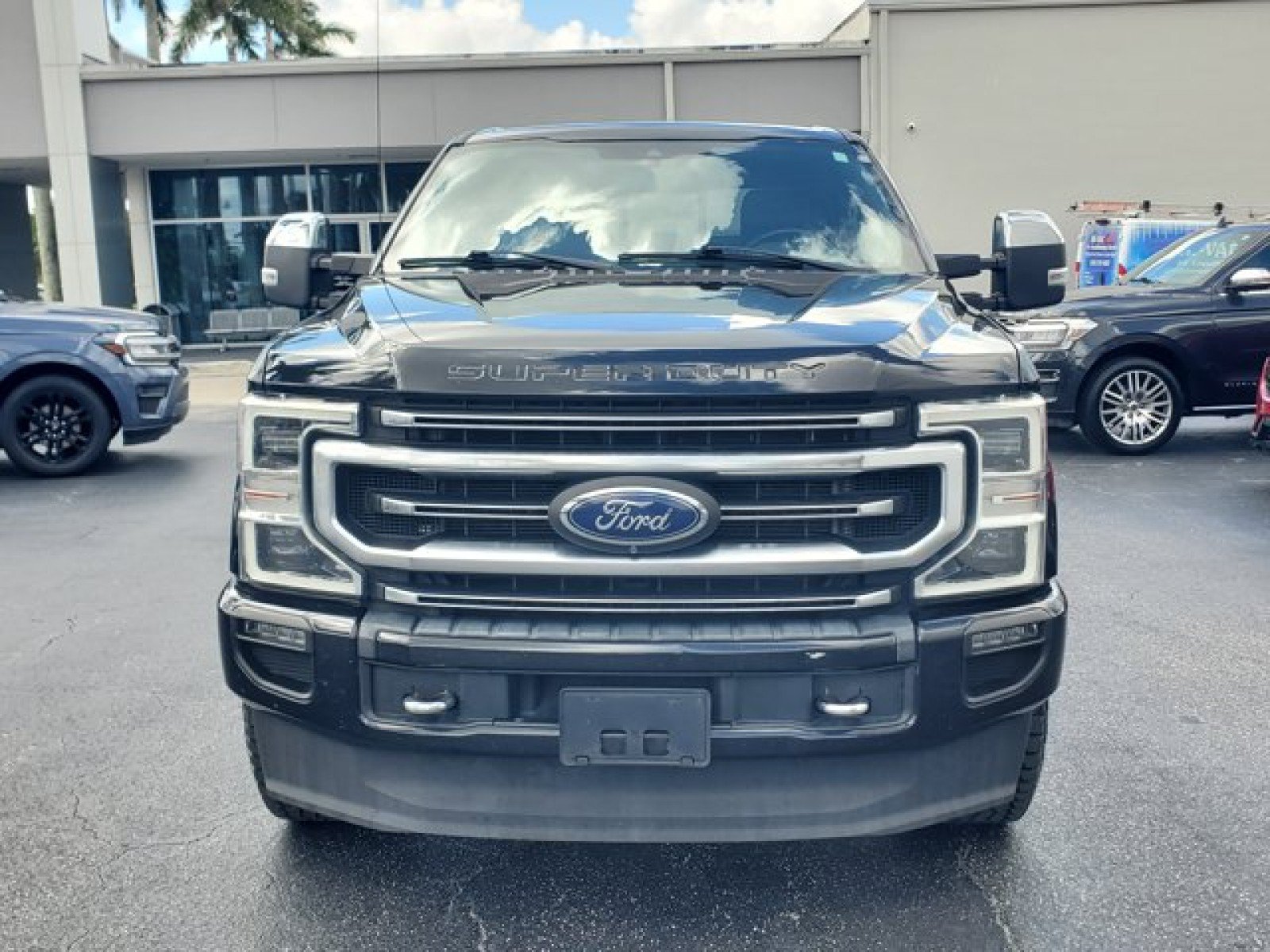Used 2021 Ford F250 Platinum w/ FX4 Off-Road Package AWD/4WD image 2